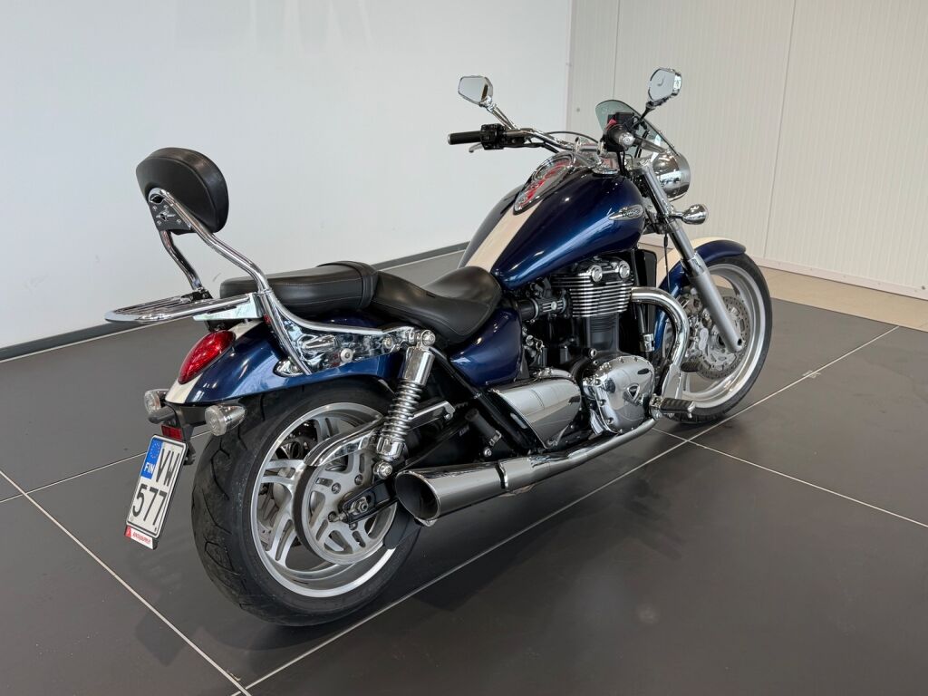 Triumph Thunderbird 2009 moniväri