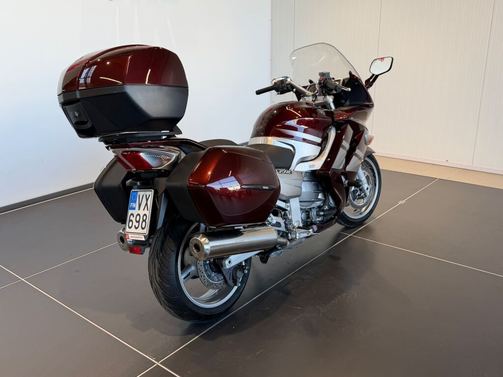 Yamaha FJR 2007 Musta