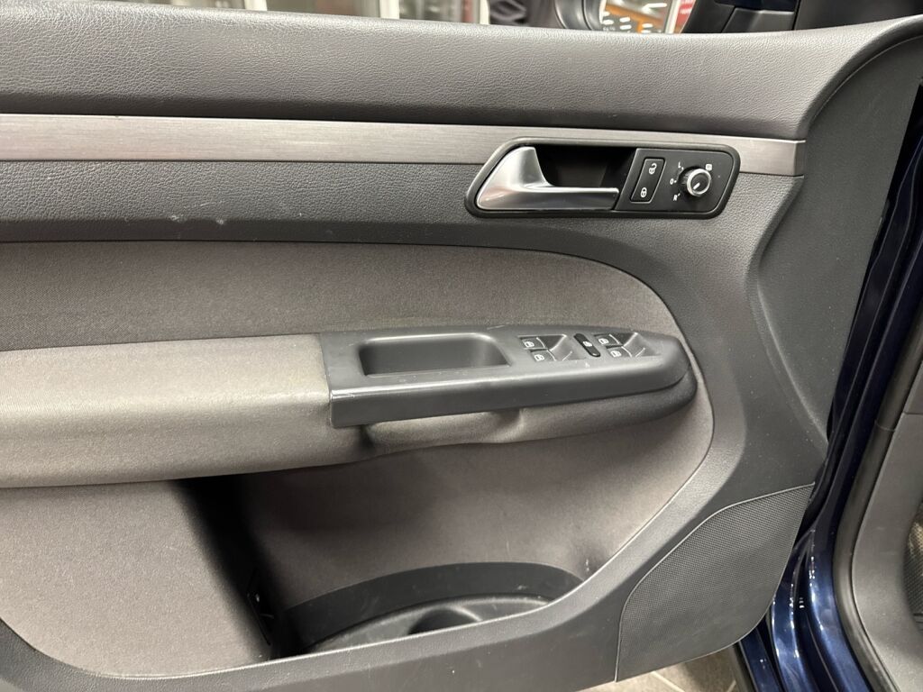 Volkswagen Touran 2013 Sininen