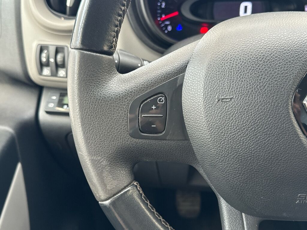 Renault Trafic 2019 Valkoinen