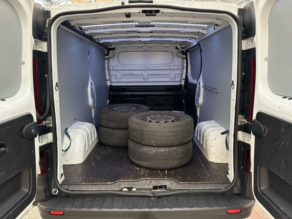 Renault Trafic 2019 Valkoinen