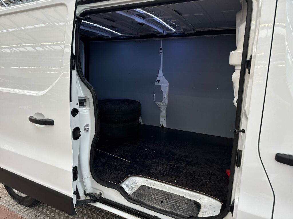 Renault Trafic 2019 Valkoinen