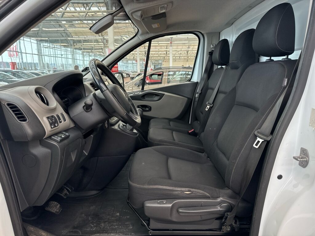 Renault Trafic 2019 Valkoinen