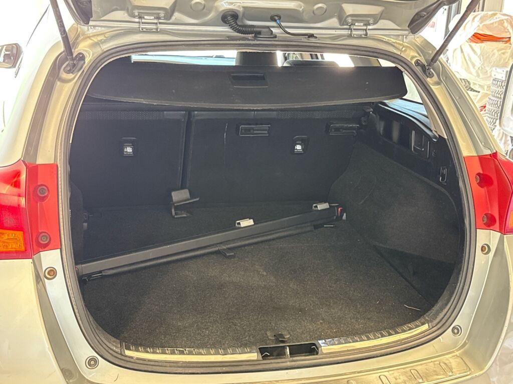 Toyota Auris 2014 Harmaa