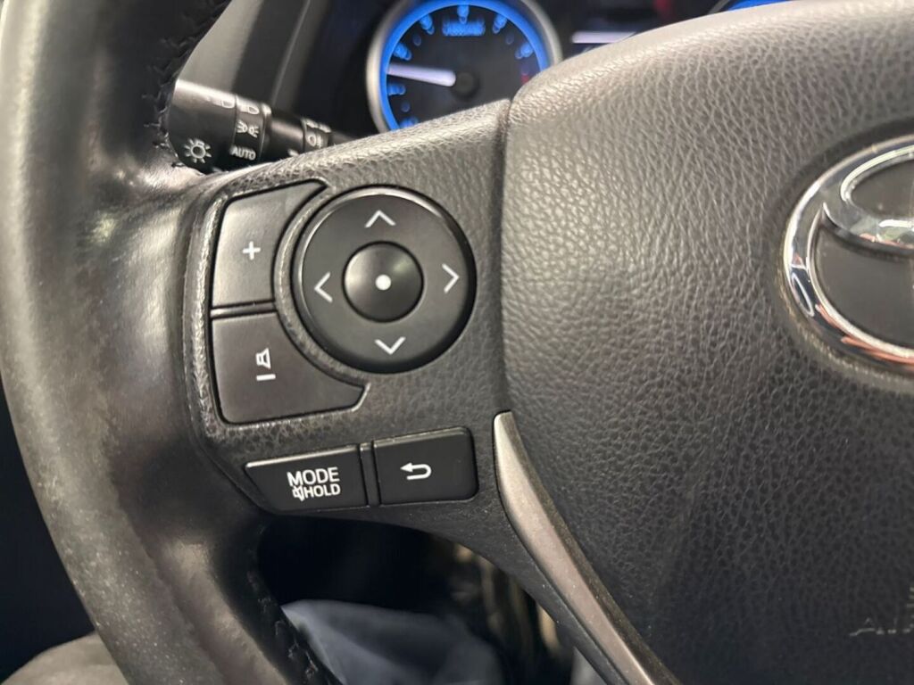 Toyota Auris 2014 Harmaa