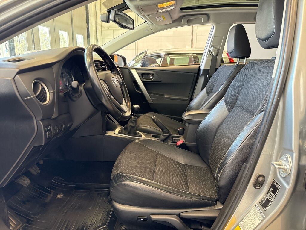 Toyota Auris 2014 Harmaa