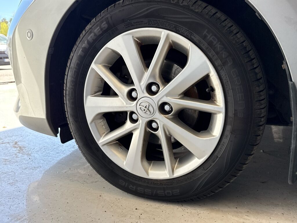 Toyota Auris 2014 Harmaa
