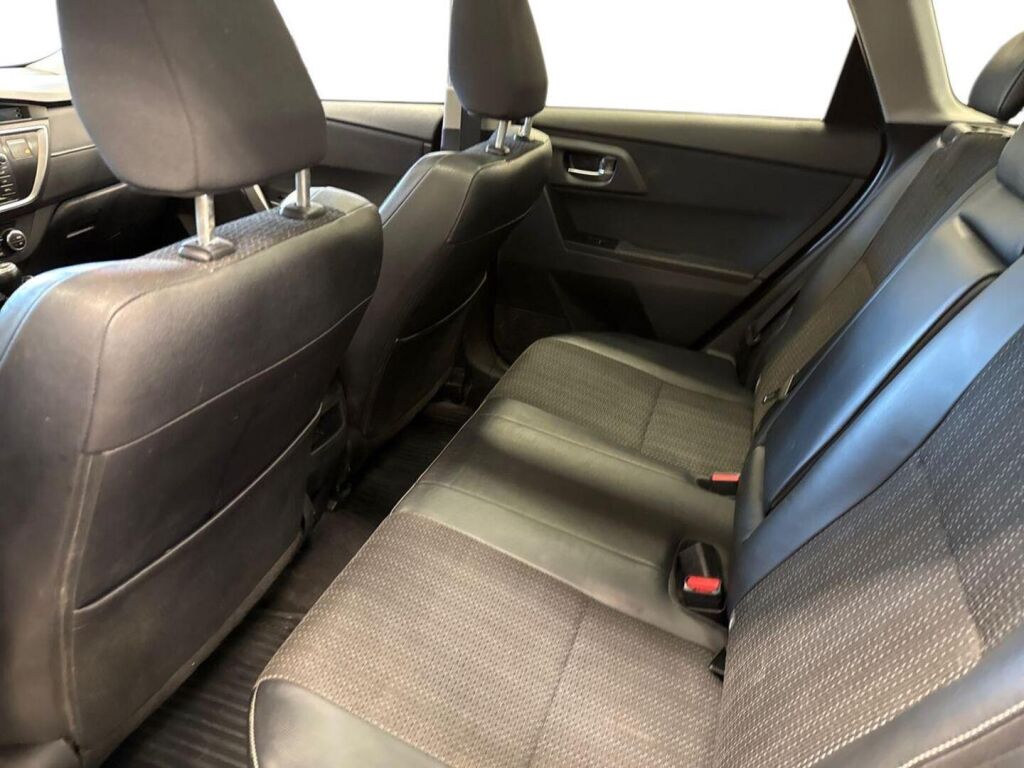 Toyota Auris 2014 Harmaa