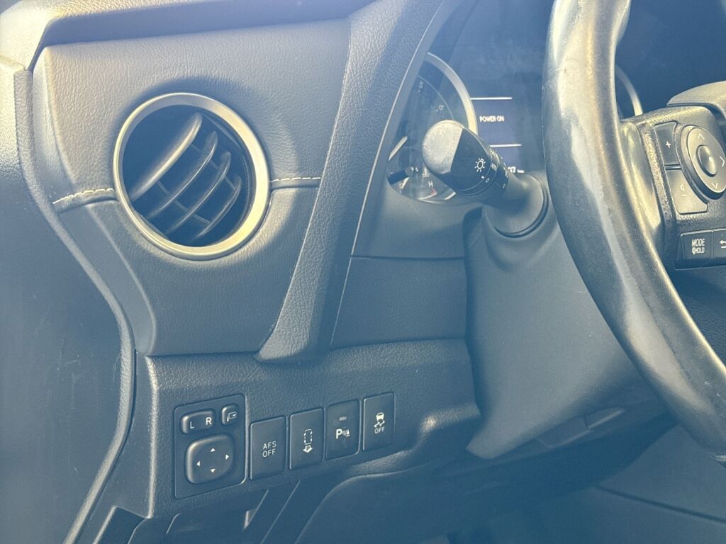 Toyota Auris 2014 Harmaa