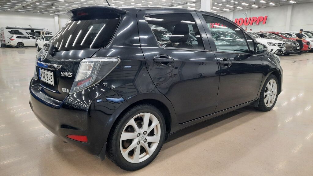 Toyota Yaris 2013 Musta