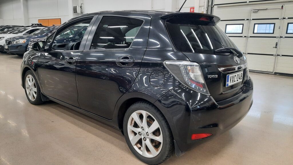 Toyota Yaris 2013 Musta
