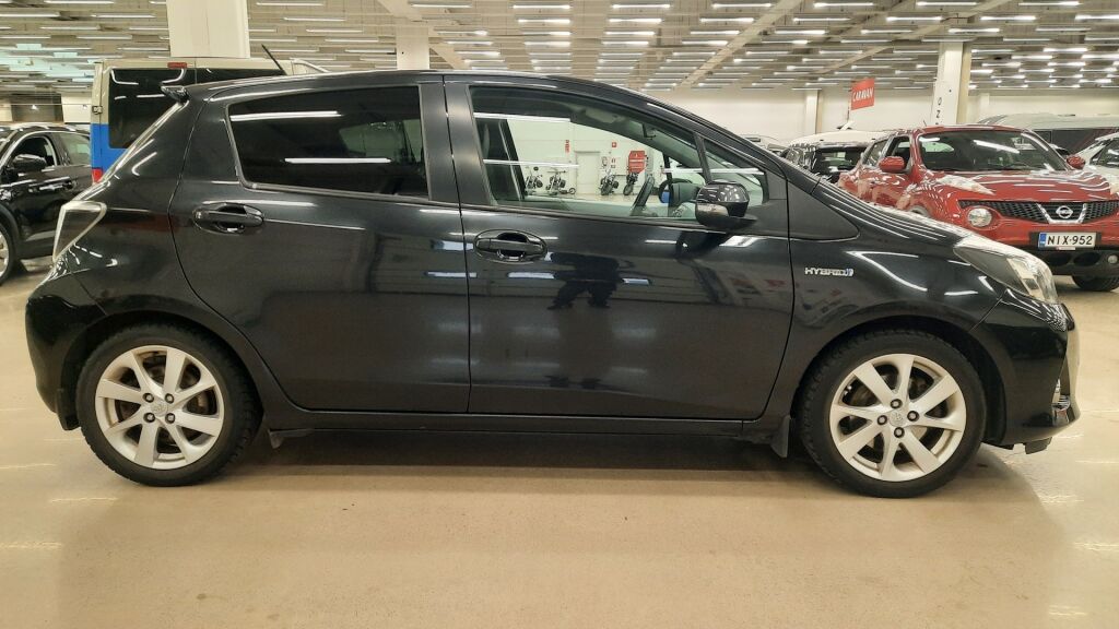 Toyota Yaris 2013 Musta