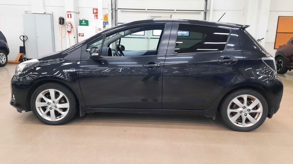 Toyota Yaris 2013 Musta