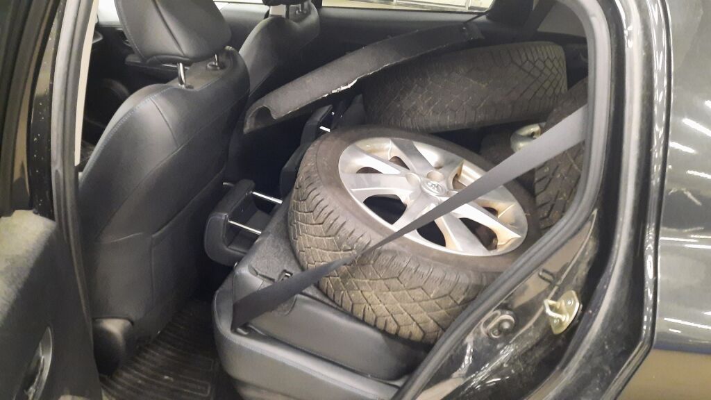 Toyota Yaris 2013 Musta