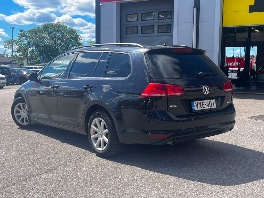 Volkswagen Golf 2013 Musta