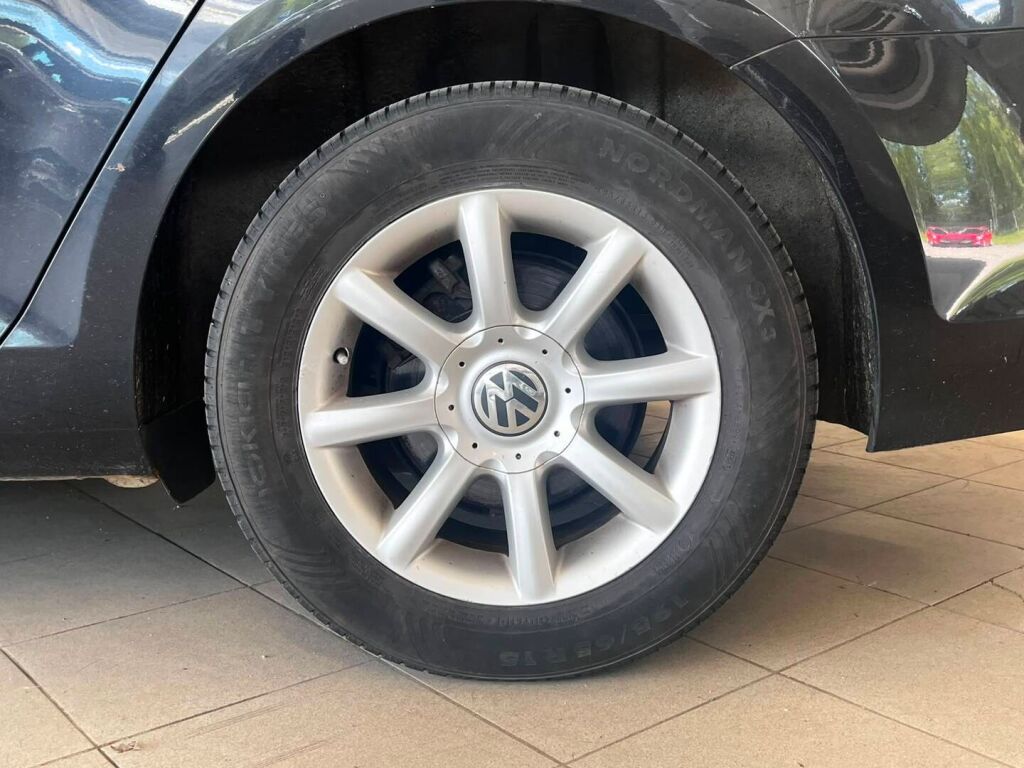 Volkswagen Golf 2013 Musta
