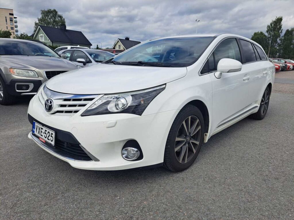 Toyota Avensis 2013 Valkoinen