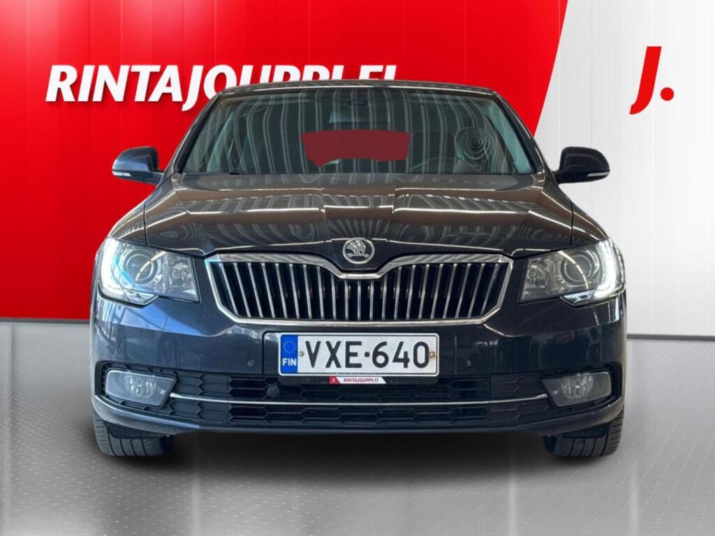 Skoda Superb 2013 Musta