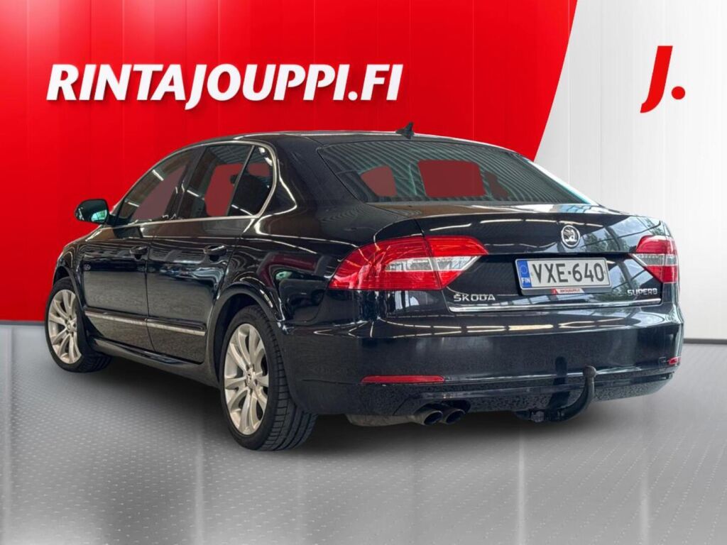 Skoda Superb 2013 Musta