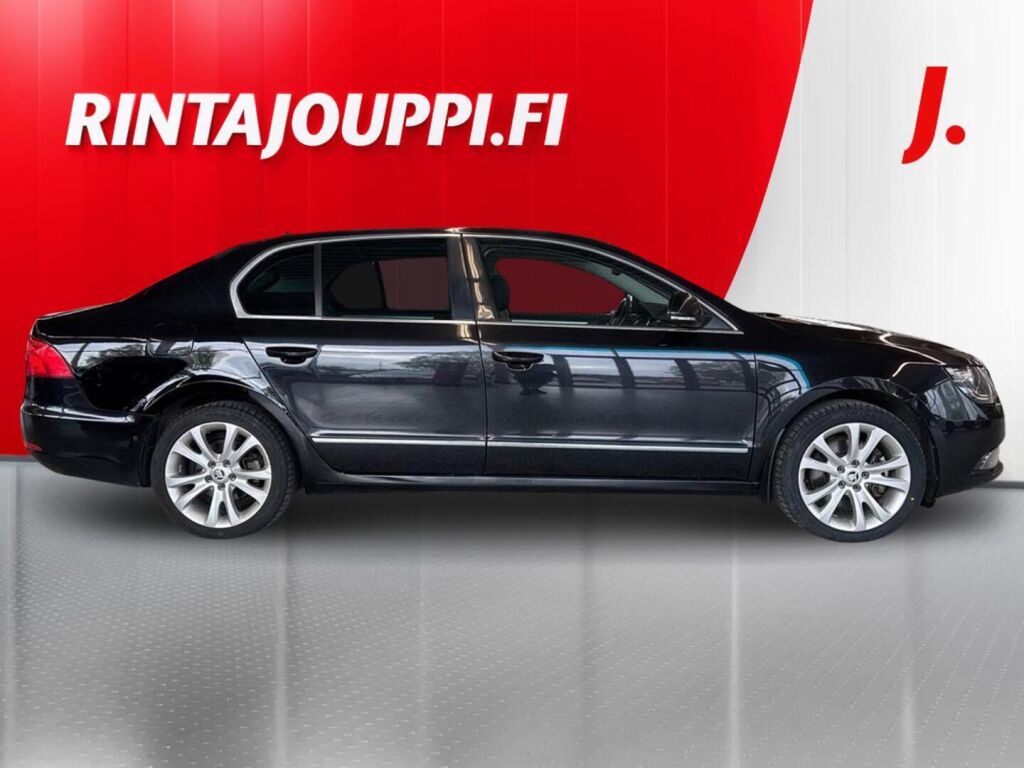 Skoda Superb 2013 Musta
