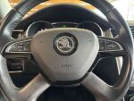 Skoda Superb 2013 Musta