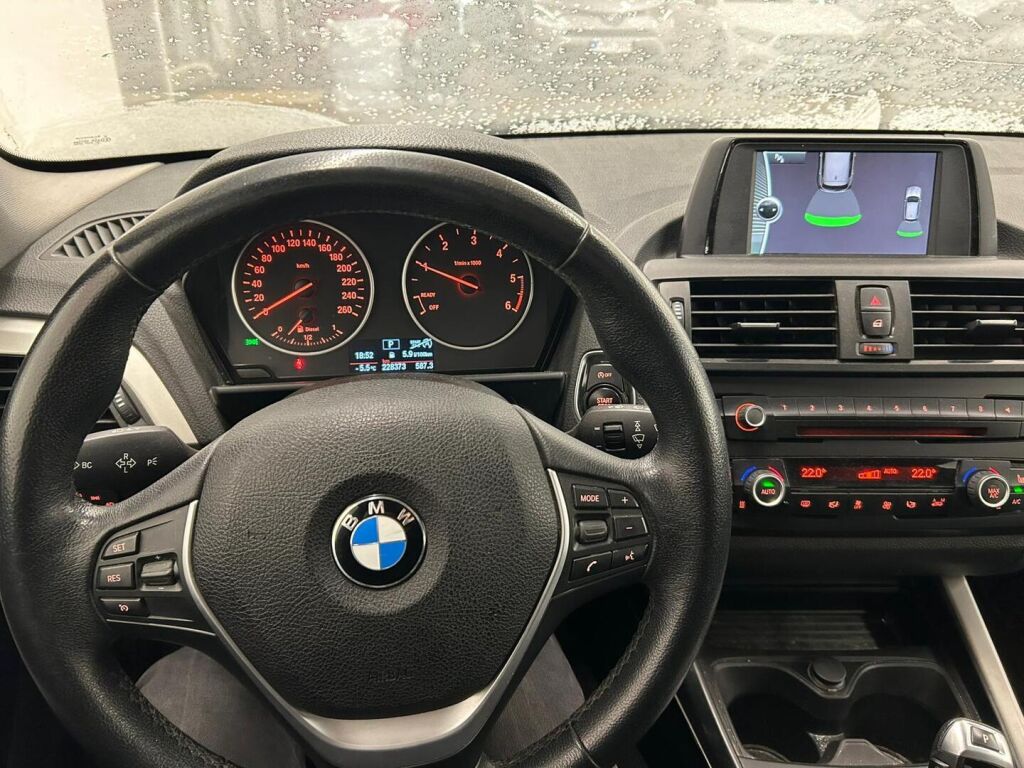 BMW 116 2013 Musta