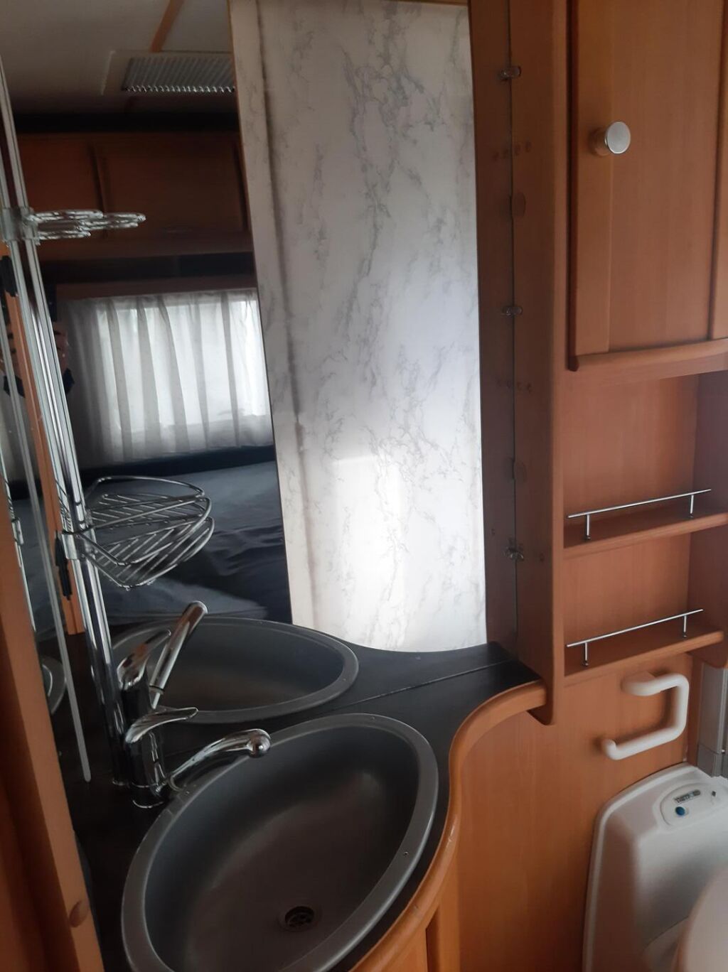 LMC LIBERTY 6000 Ti ALDE 2003 Valkoinen