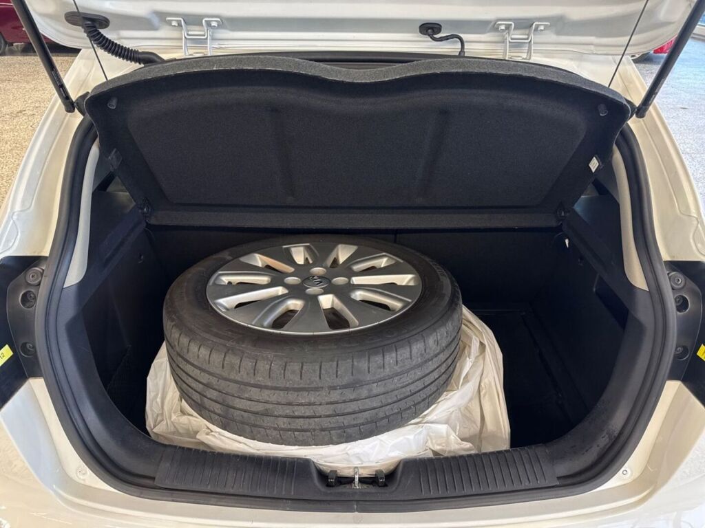 Kia Rio 2013 Valkoinen