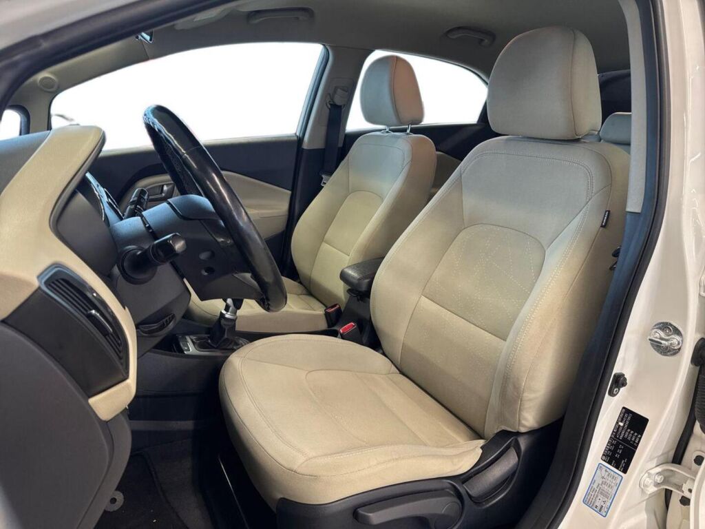 Kia Rio 2013 Valkoinen