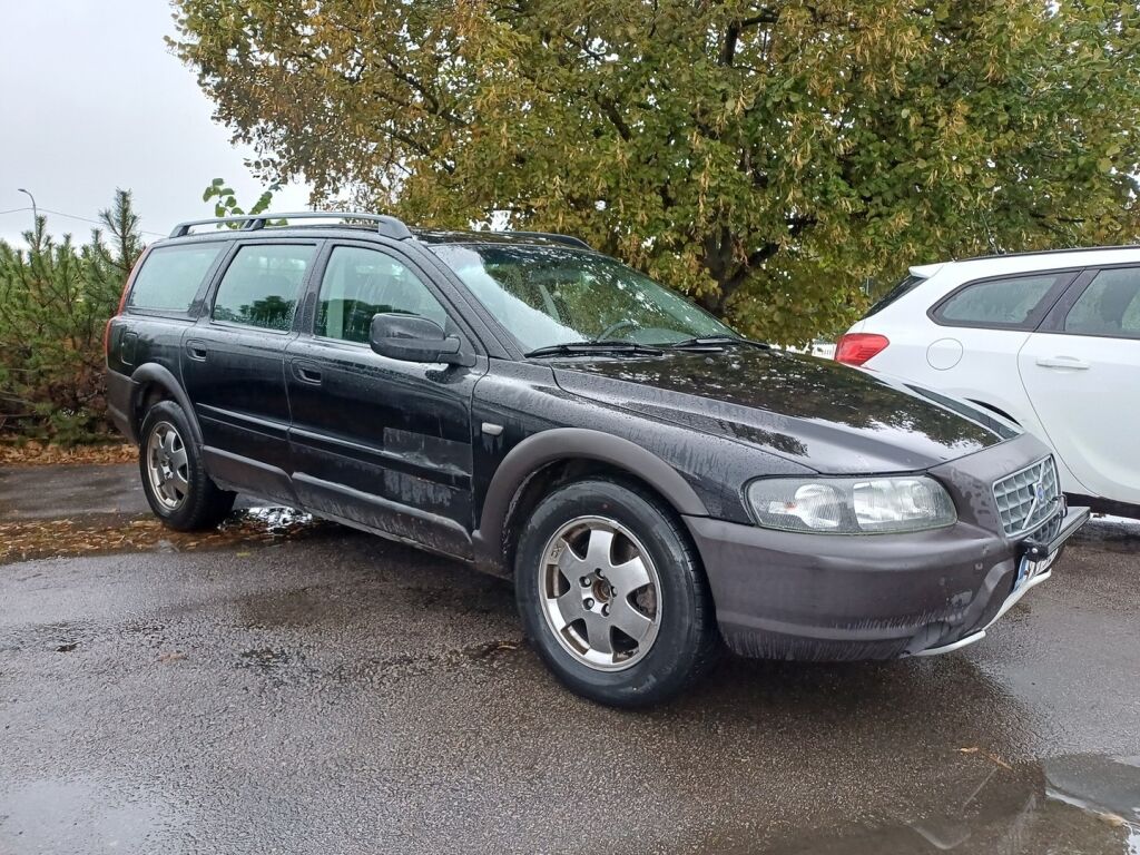 Volvo XC70 2004 Musta