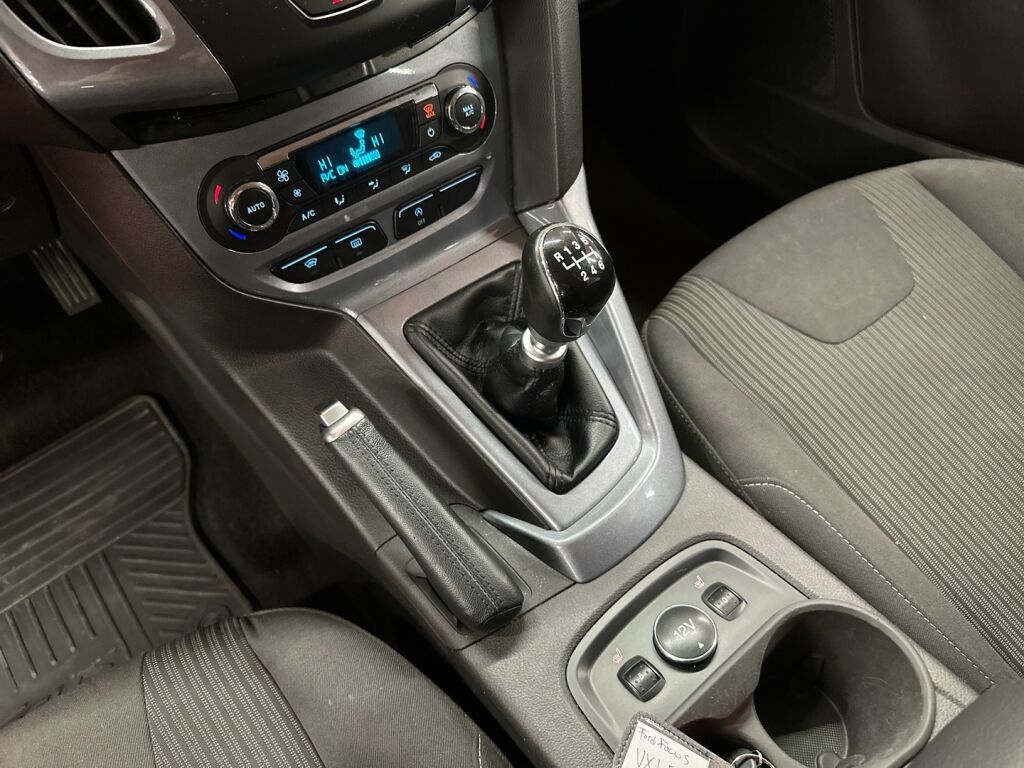 Ford Focus 2013 Harmaa