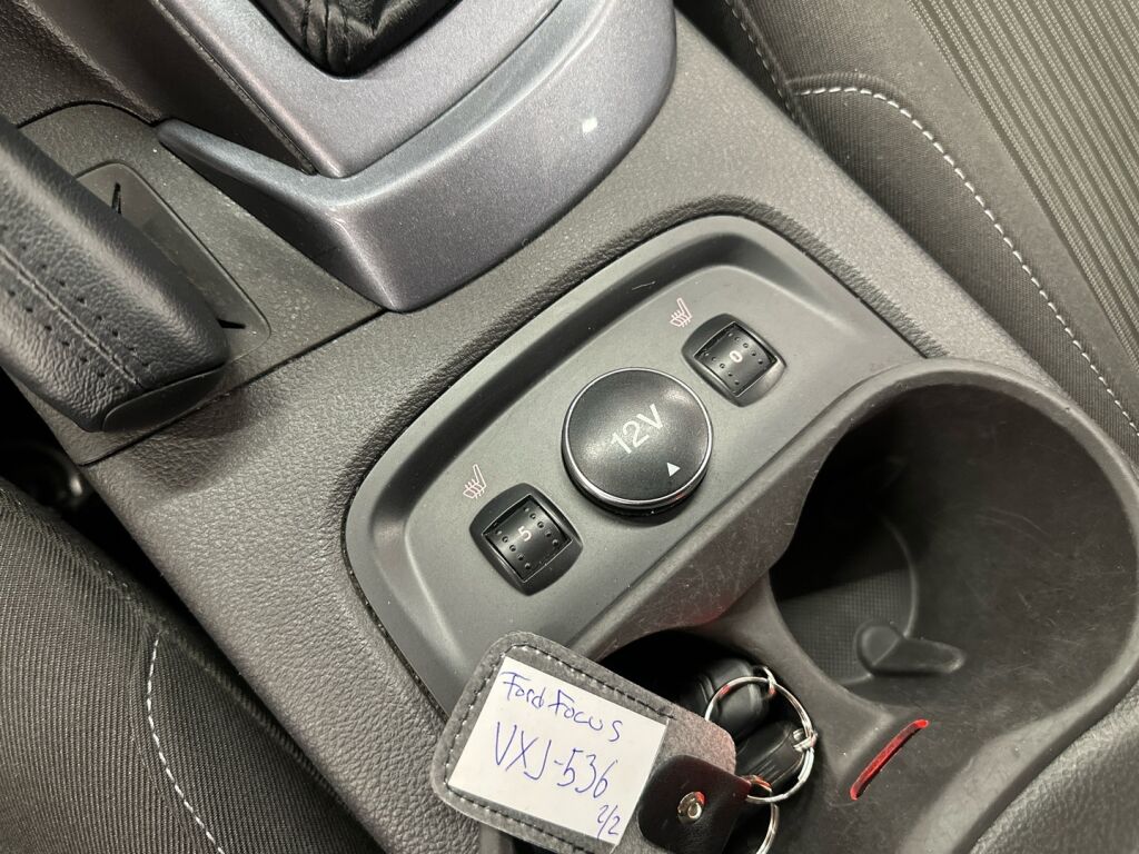 Ford Focus 2013 Harmaa