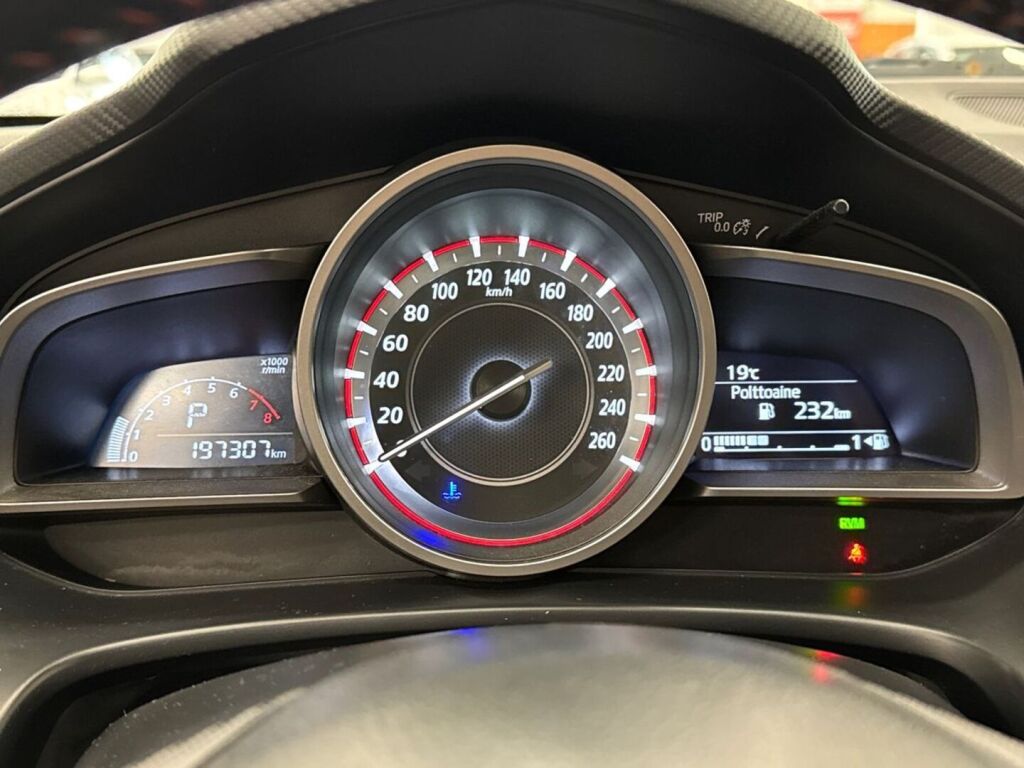 Mazda Mazda3 2015 Valkoinen