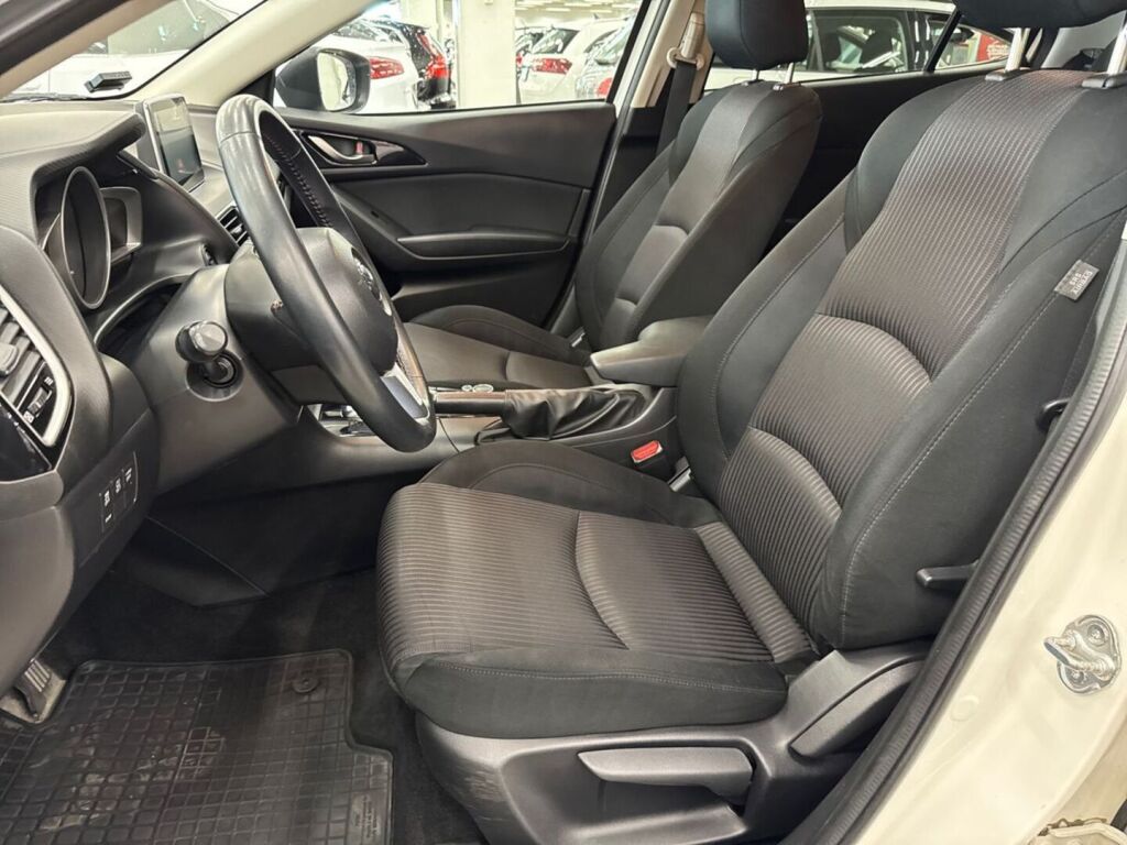 Mazda Mazda3 2015 Valkoinen