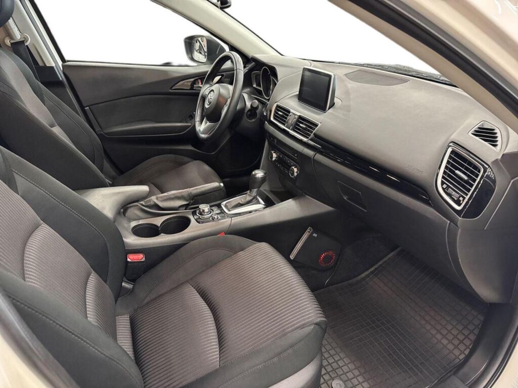 Mazda Mazda3 2015 Valkoinen