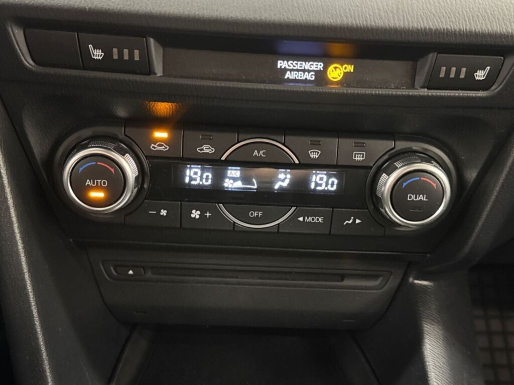 Mazda Mazda3 2015 Valkoinen