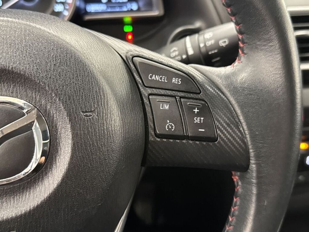 Mazda Mazda3 2015 Valkoinen