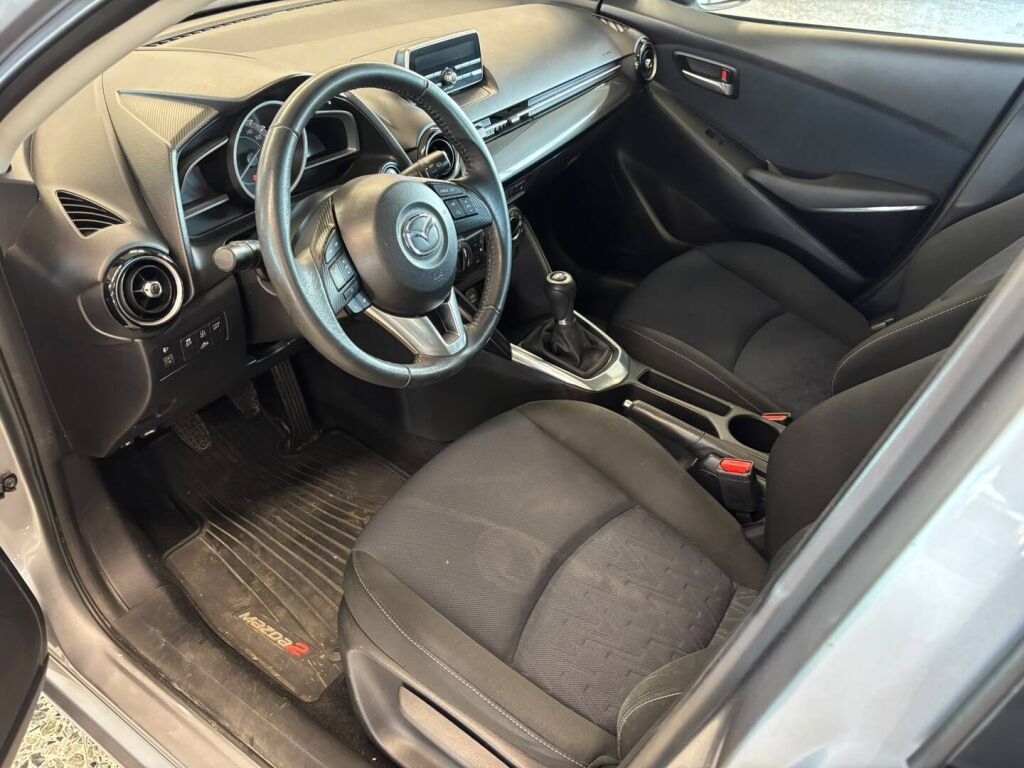 Mazda Mazda2 2015 Harmaa