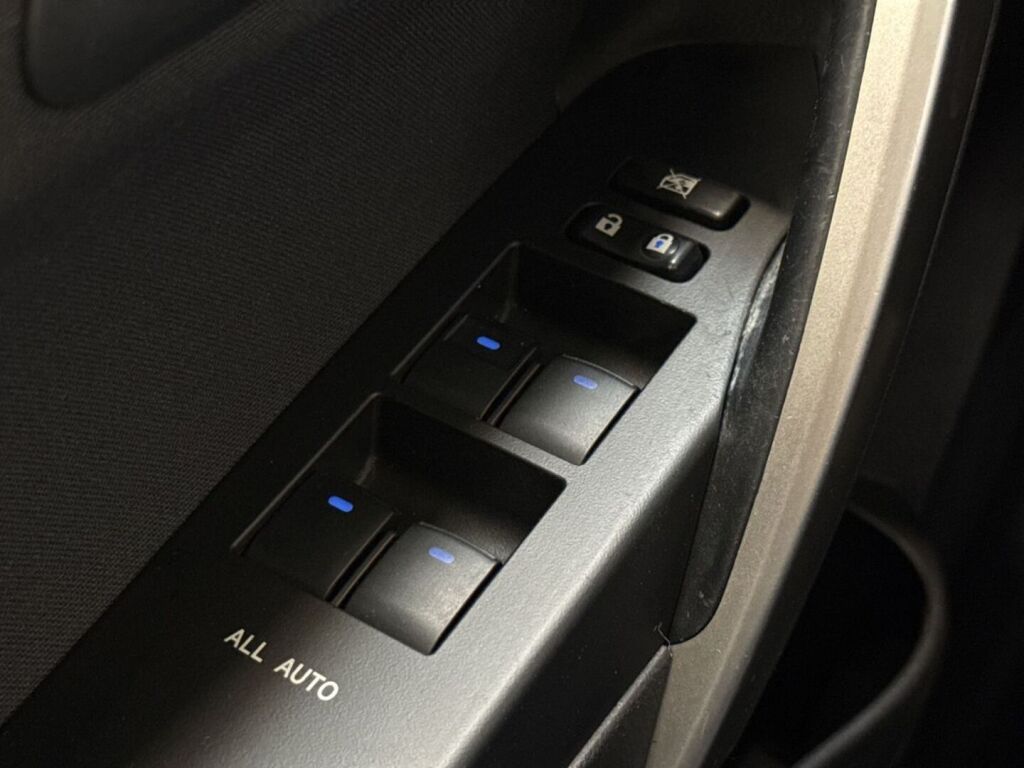 Toyota Auris 2014 Musta