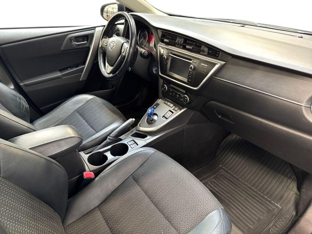 Toyota Auris 2014 Musta
