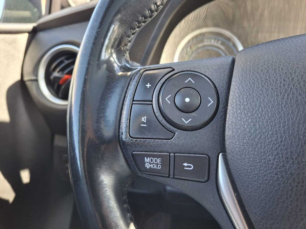 Toyota Auris 2014 Musta