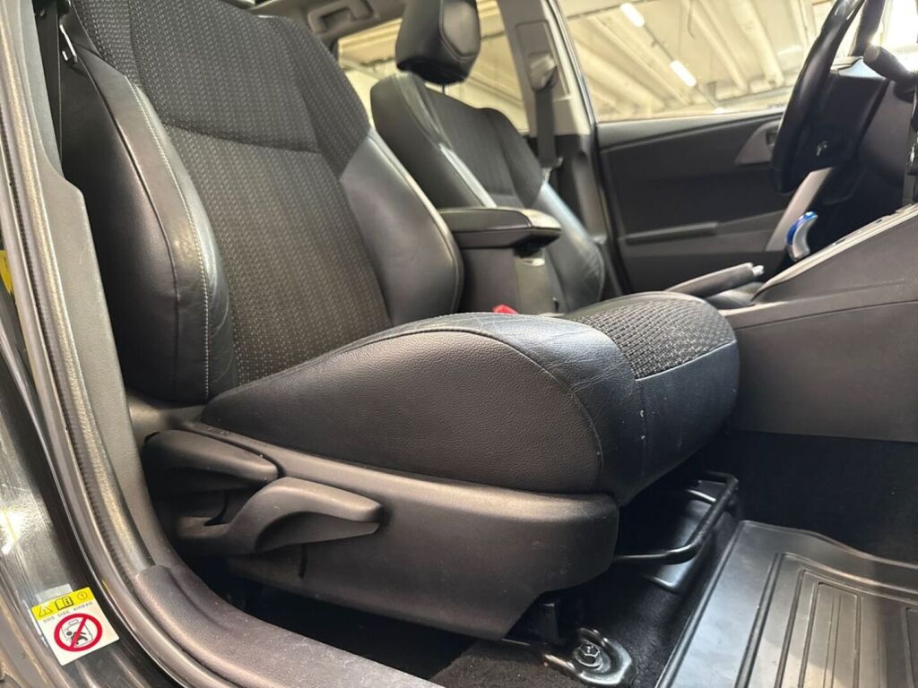 Toyota Auris 2014 Musta