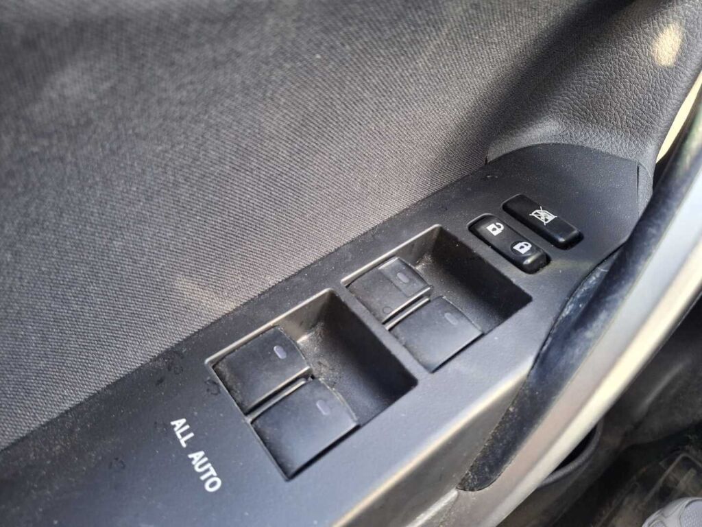 Toyota Auris 2014 Musta
