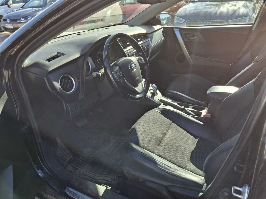 Toyota Auris 2014 Musta
