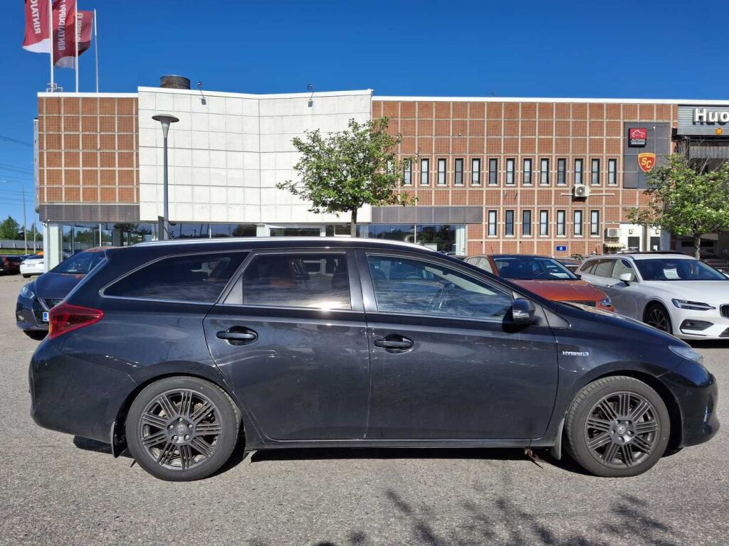 Toyota Auris 2014 Musta