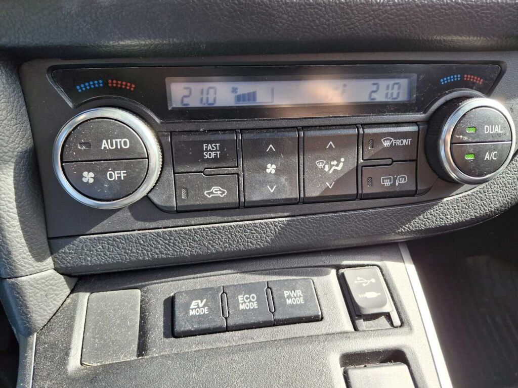 Toyota Auris 2014 Musta