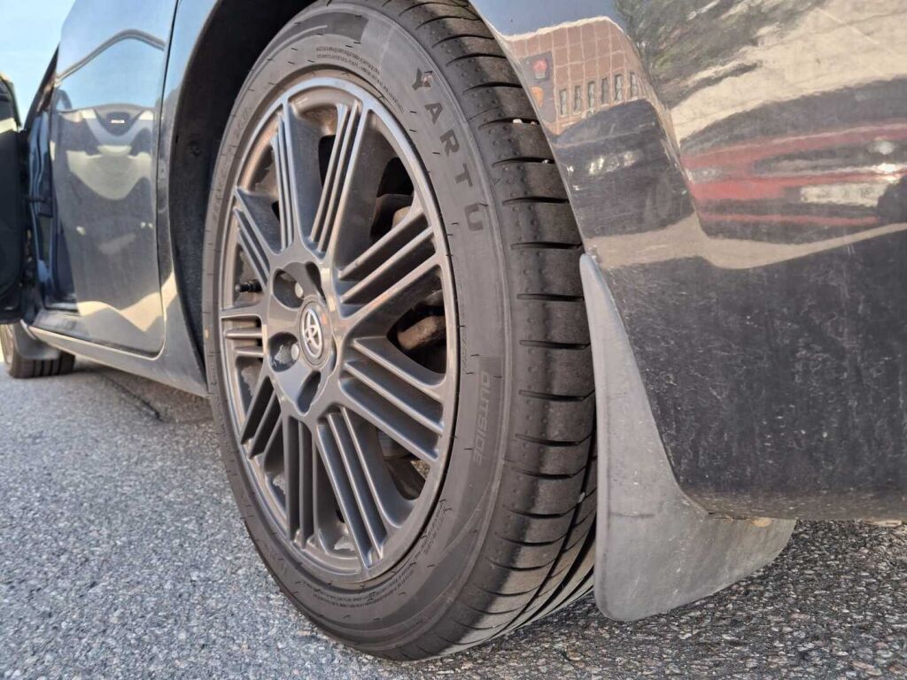 Toyota Auris 2014 Musta