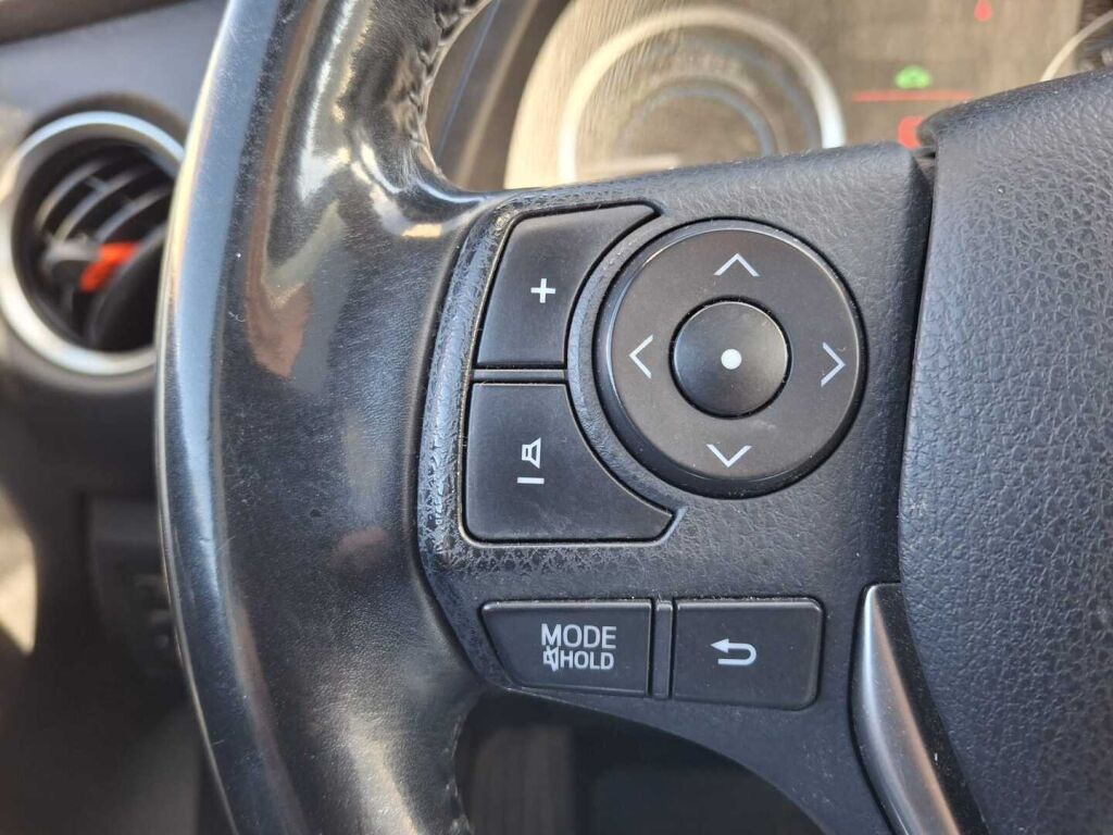 Toyota Auris 2014 Musta