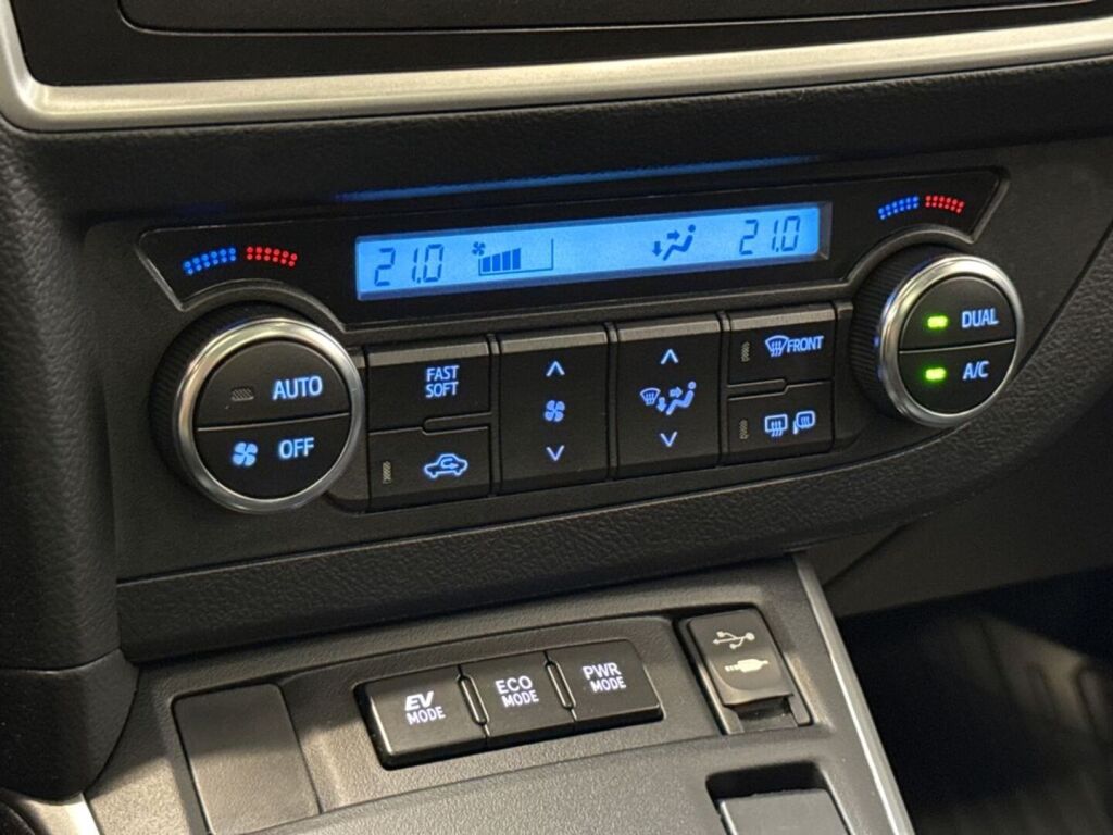 Toyota Auris 2014 Musta
