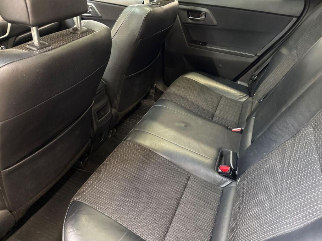 Toyota Auris 2014 Musta